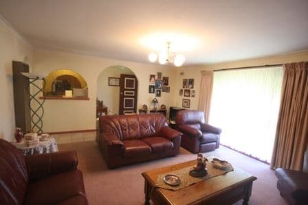 7 Shannon Court, ST ALBANS VIC 3021, St Albans - Thumbnail 2