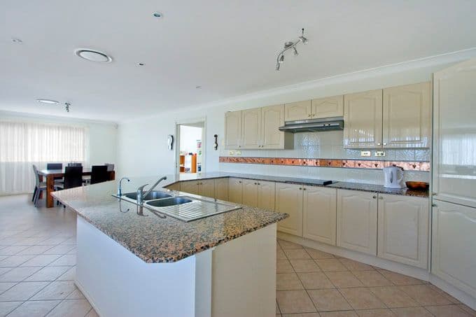 36 Ivy Avenue, MCGRATHS HILL NSW 2756, McGraths Hill - Thumbnail 2