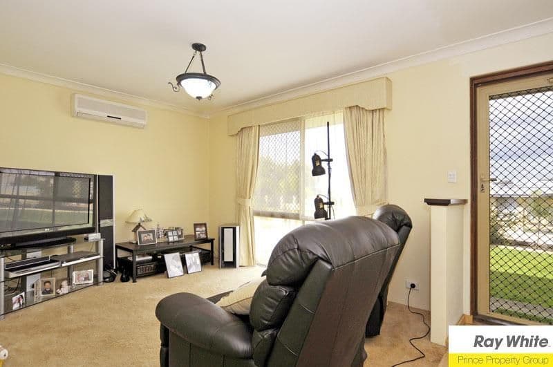 36 Rhine Crescent, BEECHBORO WA 6063, Beechboro - Thumbnail 2
