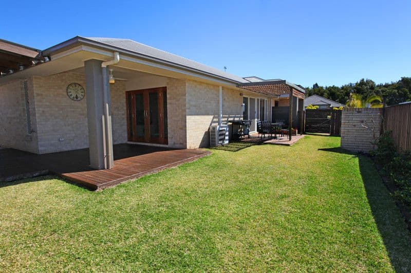 17  Whitsunday Drive, PACIFIC PARADISE QLD 4564, Pacific Paradise - Thumbnail 2