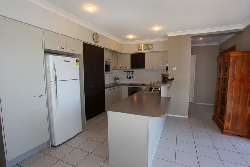 17  Whitsunday Drive, PACIFIC PARADISE QLD 4564, Pacific Paradise - Thumbnail 3