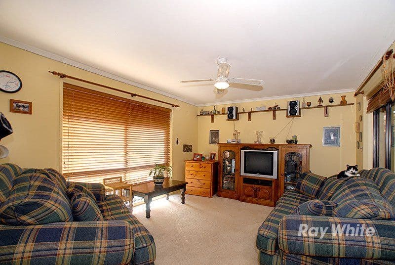 12 Lansell Drive, CRANBOURNE VIC 3977, Cranbourne North - Thumbnail 5