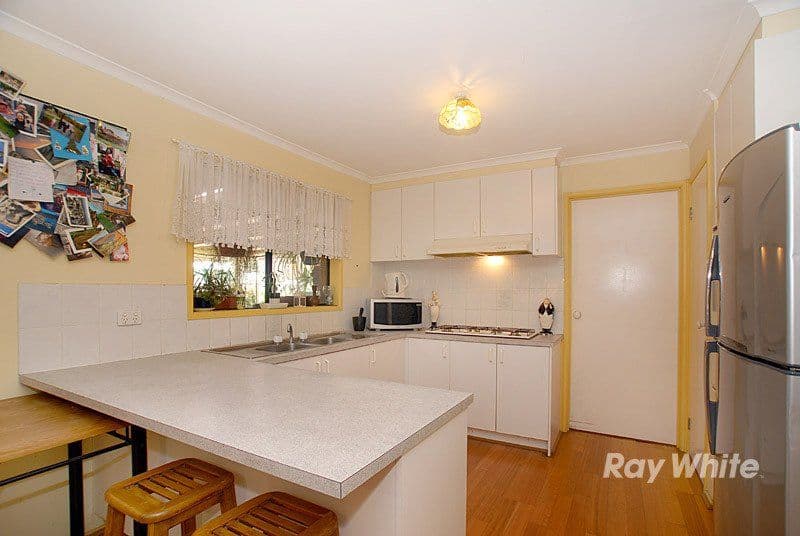 12 Lansell Drive, CRANBOURNE VIC 3977, Cranbourne North - Thumbnail 2