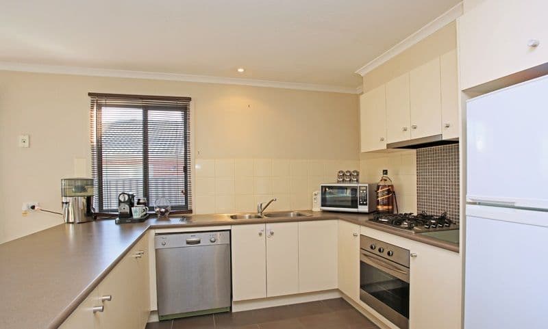 9 Pashia Grove, PAKENHAM VIC 3810, Pakenham - Thumbnail 2