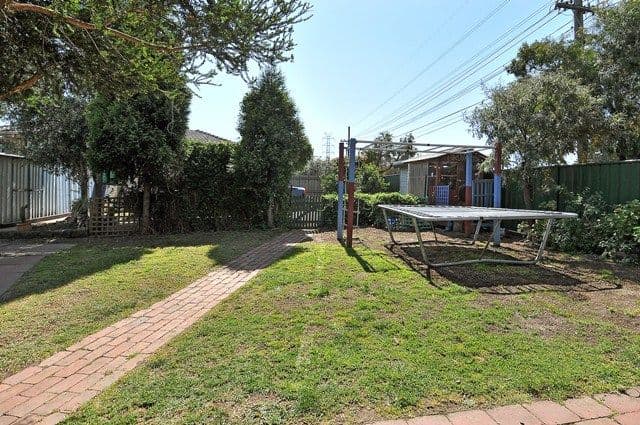 2 Emma Avenue, RESERVOIR VIC 3073, Reservoir - Thumbnail 8