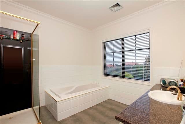 13 Cameron Court, GREENVALE VIC 3059, Greenvale - Thumbnail 8