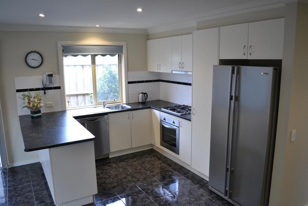 15 Isabella Street, SUNBURY VIC 3429, Sunbury - Thumbnail 3
