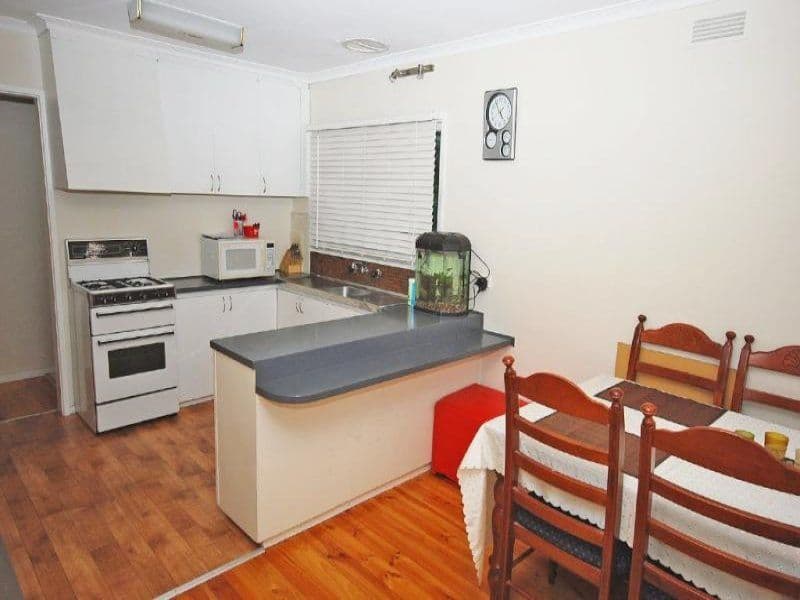 1 Halbert Street, WENDOUREE  Victoria  3355, Australia, Wendouree - Thumbnail 4