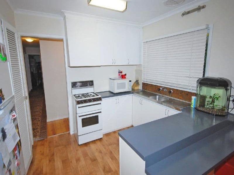 1 Halbert Street, WENDOUREE  Victoria  3355, Australia, Wendouree - Thumbnail 5