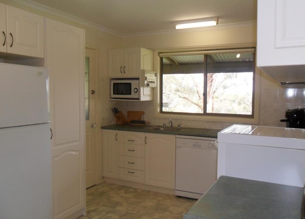 90 Manse Hill Road, SEYMOUR VIC 3660, Seymour - Thumbnail 3