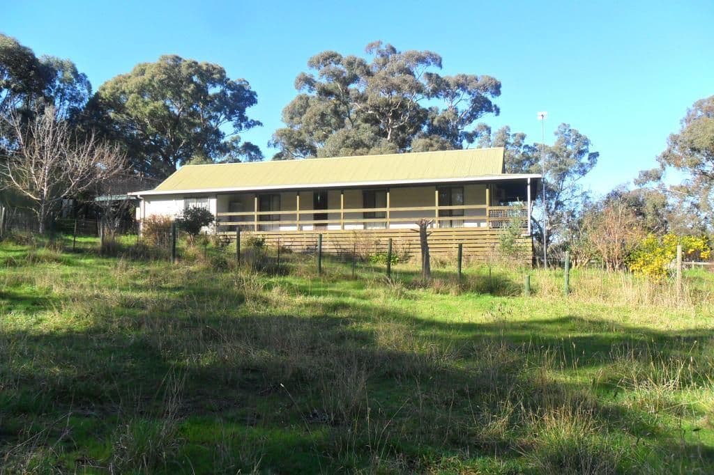 90 Manse Hill Road, SEYMOUR VIC 3660, Seymour - Thumbnail 2