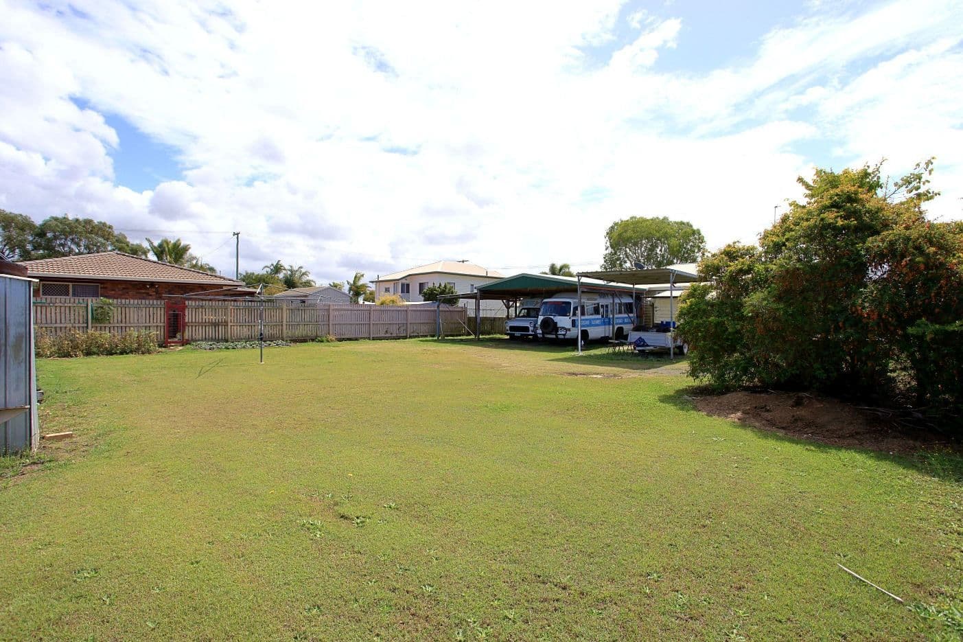 24 Dunn Road, AVENELL HEIGHTS QLD 4670, Avenell Heights - Thumbnail 2
