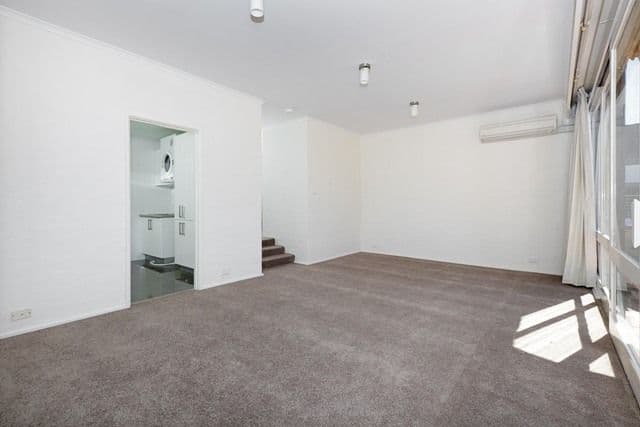 10/3 Davies Place, TORRENS ACT 2607, Torrens - Image 1