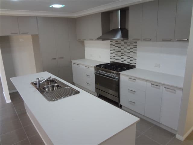 40 Honeyeater Drive, HIGHFIELDS QLD 4352, Highfields - Thumbnail 3