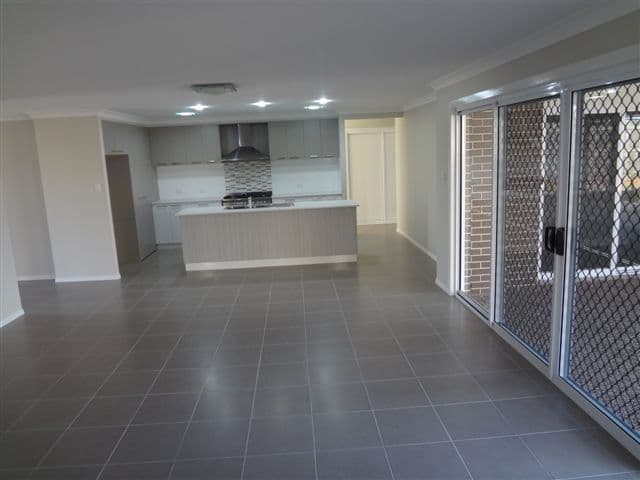40 Honeyeater Drive, HIGHFIELDS QLD 4352, Highfields - Thumbnail 5