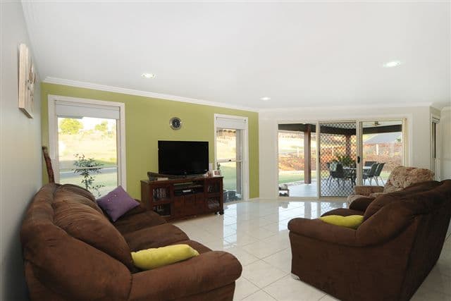 2 Wedgetail Drive, HIGHFIELDS QLD 4352, Highfields - Thumbnail 5