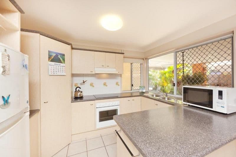 60 Marble Arch Place, ARUNDEL QLD 4214, Arundel - Thumbnail 4