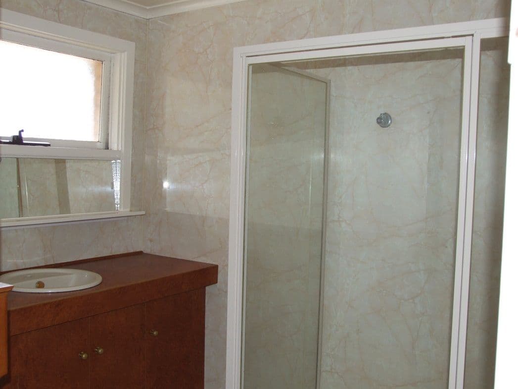 40 Oldershaw Road, MELTON VIC 3337, Melton - Thumbnail 4