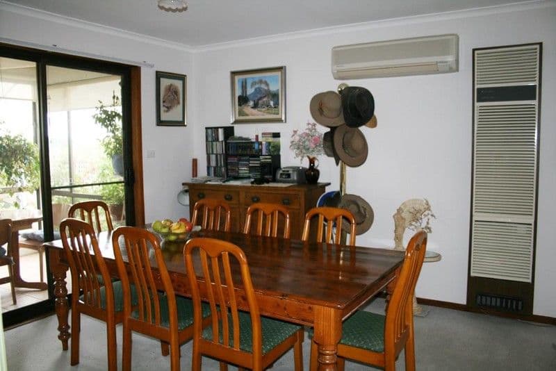 8 Stubbs Place, YASS NSW 2582, Yass - Thumbnail 3