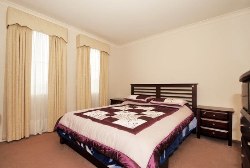 8 Robusta Avenue, BUNDOORA VIC 3083, Bundoora - Thumbnail 4
