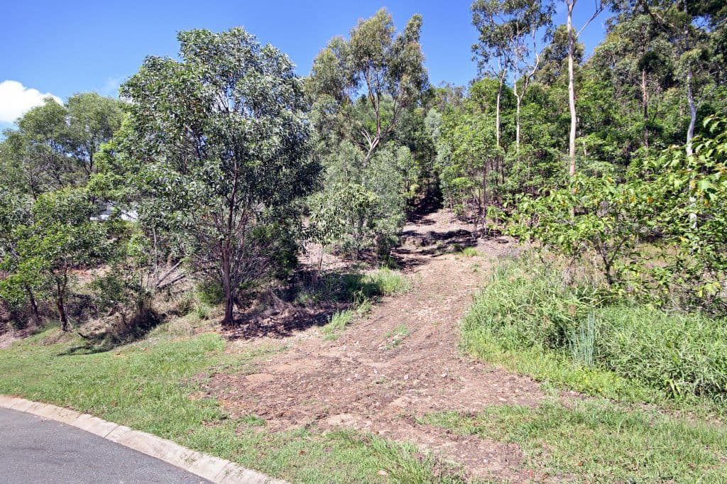 32 Coral Coast Drive, TALLAI QLD 4213, Tallai - Thumbnail 4