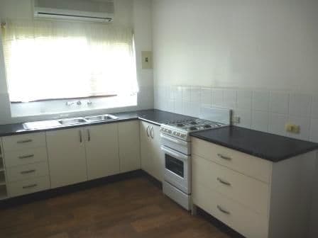 10/17  Caroline Street, GLENELG NORTH SA 5045, Glenelg North - Thumbnail 2