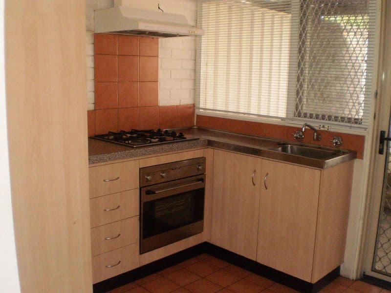 2/102 North Lake Road, MYAREE WA 6154, Myaree - Thumbnail 2