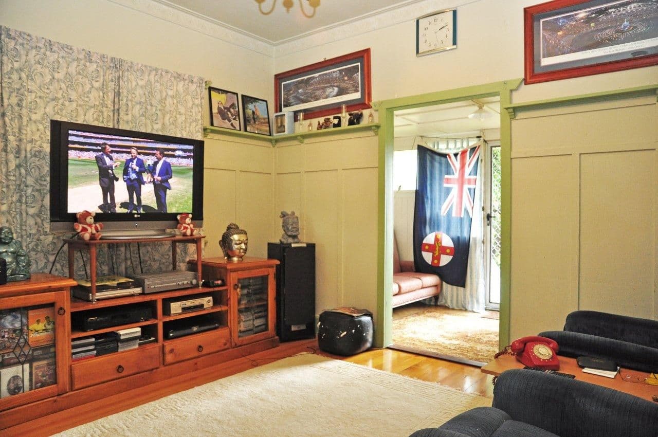 6 Bernard Street, NEWTOWN QLD 4350, Newtown - Thumbnail 2