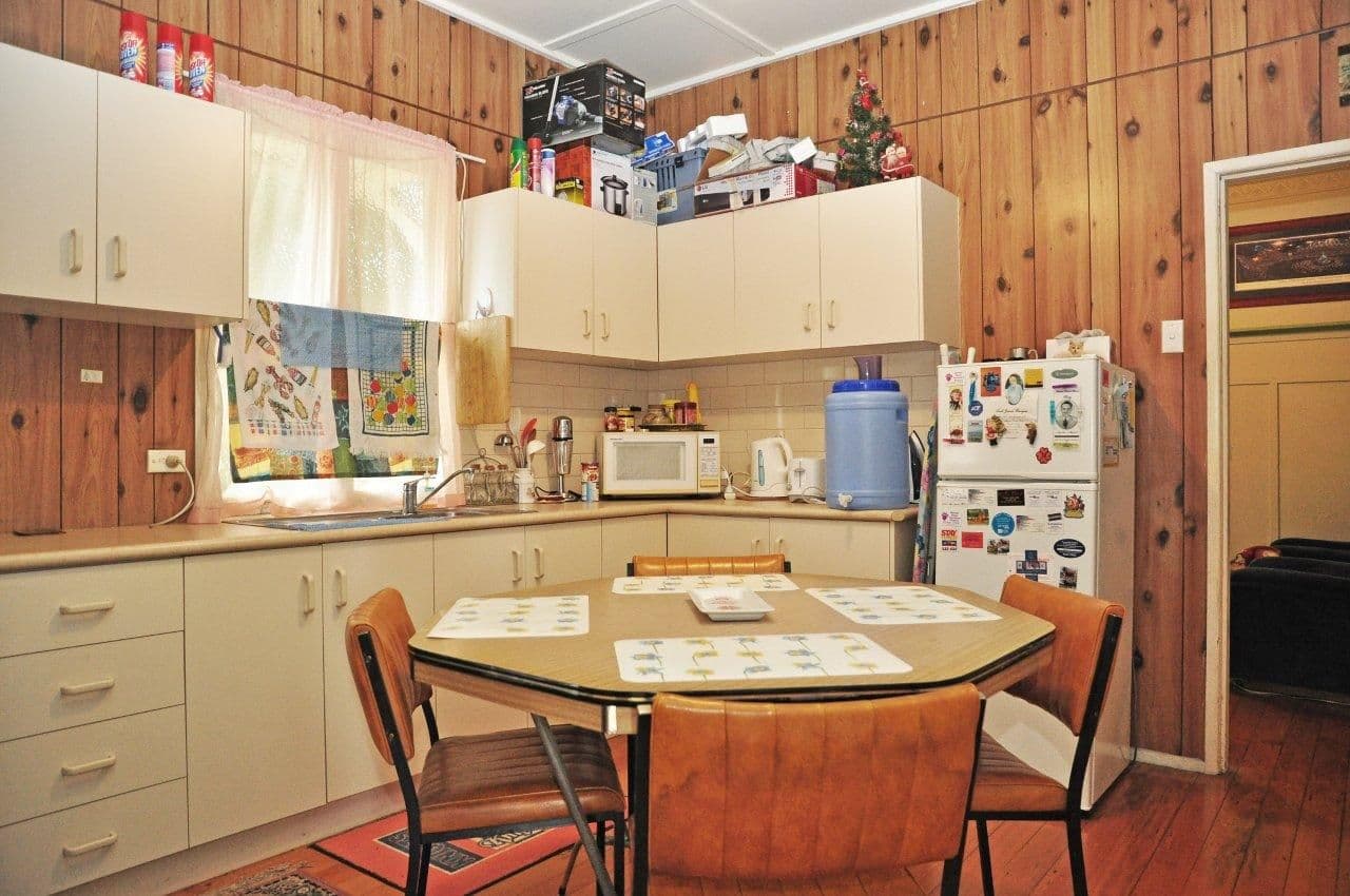6 Bernard Street, NEWTOWN QLD 4350, Newtown - Thumbnail 3