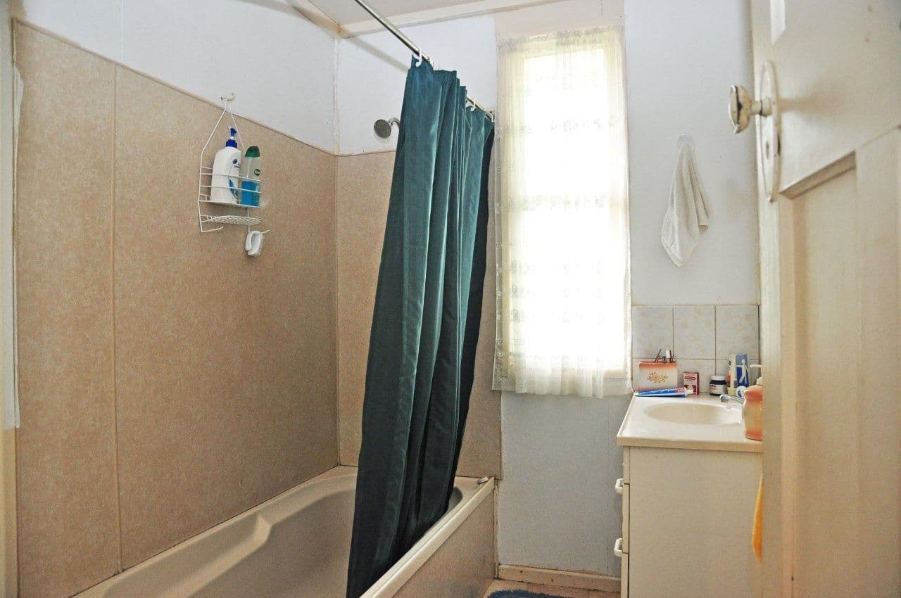 6 Bernard Street, NEWTOWN QLD 4350, Newtown - Thumbnail 5