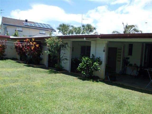 20 Ilkinia Avenue, BROADBEACH WATERS QLD 4218, Broadbeach Waters - Thumbnail 4