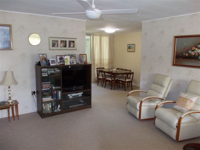 20 Ilkinia Avenue, BROADBEACH WATERS QLD 4218, Broadbeach Waters - Thumbnail 6