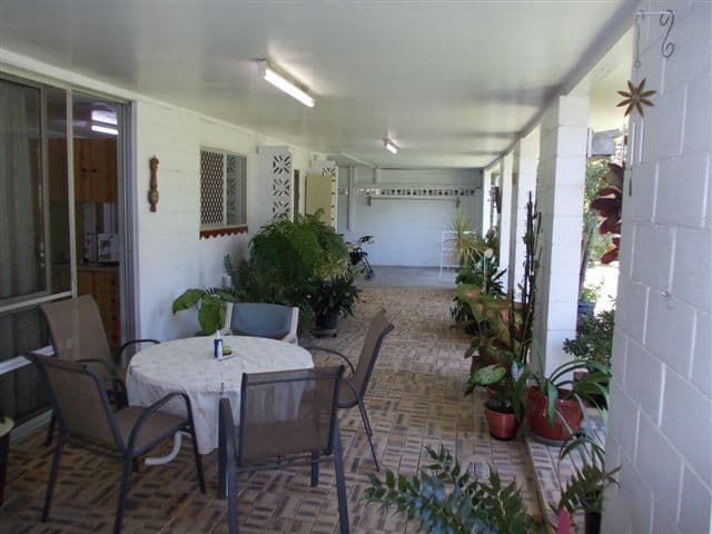 20 Ilkinia Avenue, BROADBEACH WATERS QLD 4218, Broadbeach Waters - Thumbnail 3