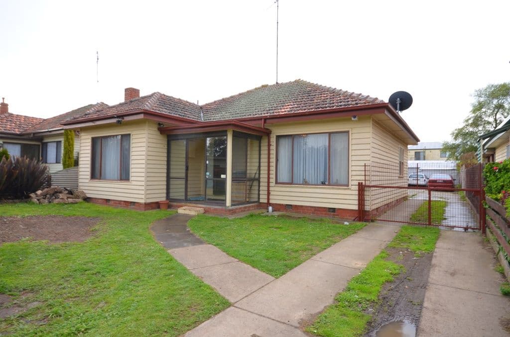 208 Lonsdale Street, REDAN  Victoria  3350, Australia, Redan - Image 1