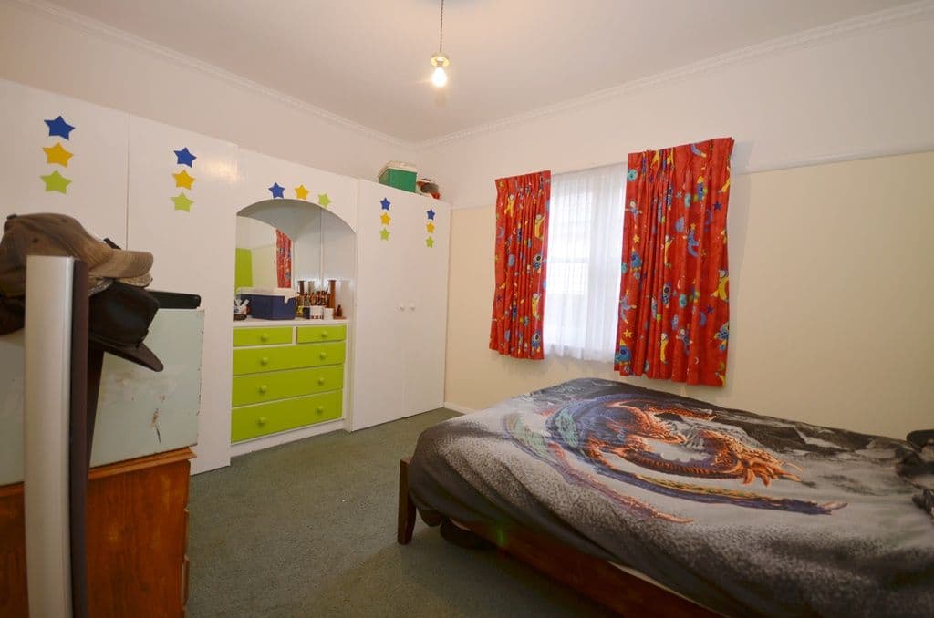 208 Lonsdale Street, REDAN  Victoria  3350, Australia, Redan - Thumbnail 4