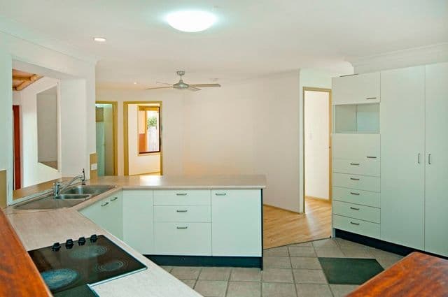 13 Eingana Street, HOPE ISLAND QLD 4212, Hope Island - Thumbnail 2