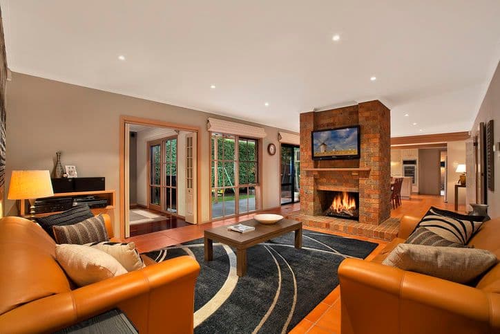 5 Rochelle Court, DONCASTER EAST VIC 3109, Doncaster East - Thumbnail 2