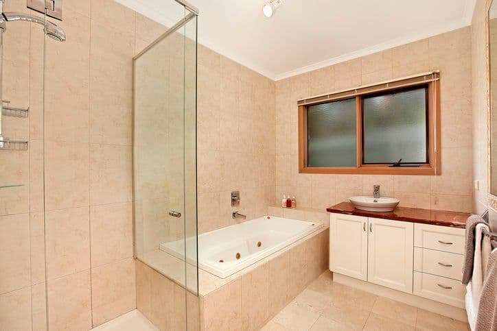 5 Rochelle Court, DONCASTER EAST VIC 3109, Doncaster East - Thumbnail 7