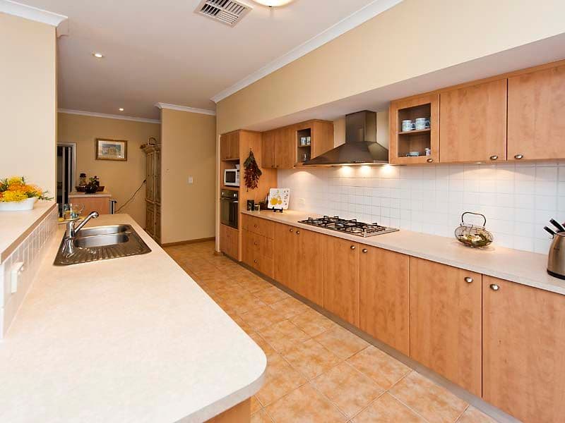 18 National Park Road, SWAN VIEW WA 6056, Swan View - Thumbnail 2