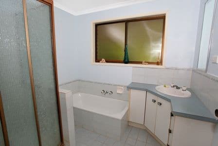 235 Panorama Drive, ROSEMOUNT QLD 4560, Rosemount - Thumbnail 8