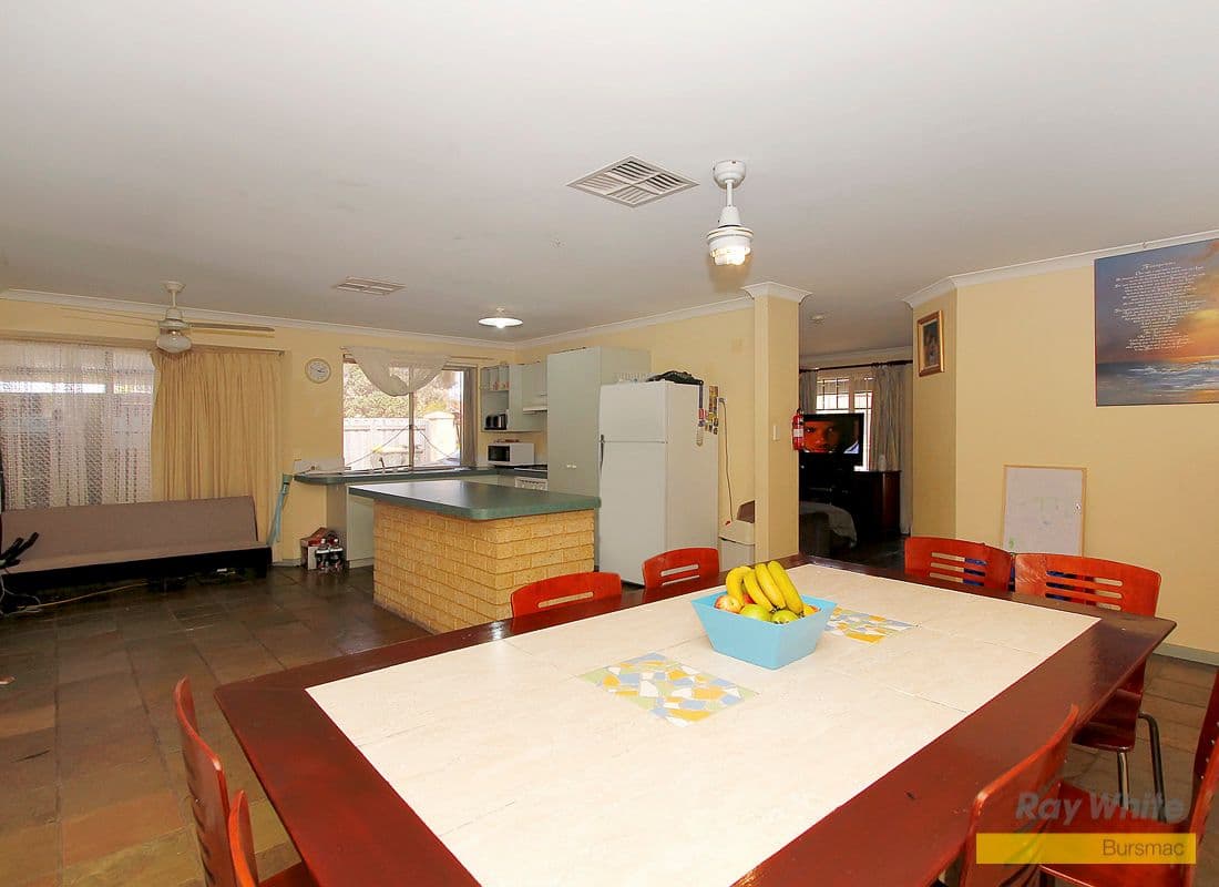4 Woodleigh Gardens, BALLAJURA WA 6066, Ballajura - Thumbnail 7