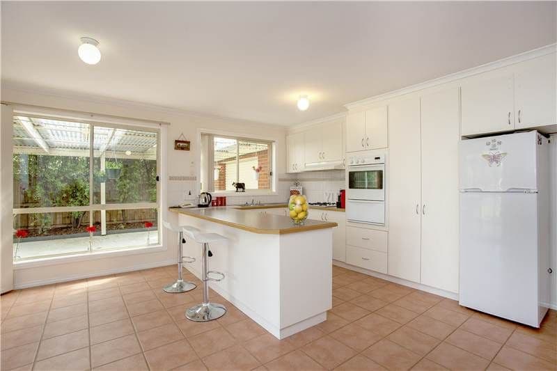 11 Skylark Court, LARA VIC 3212, Lara - Thumbnail 3
