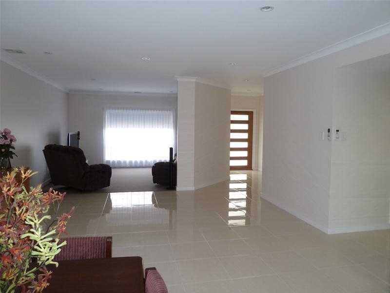 27 Hilltop Avenue, MOUNT GAMBIER SA 5290, Mount Gambier - Thumbnail 8