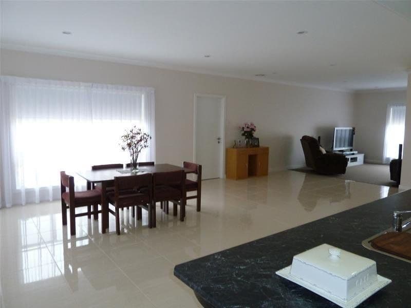 27 Hilltop Avenue, MOUNT GAMBIER SA 5290, Mount Gambier - Thumbnail 4