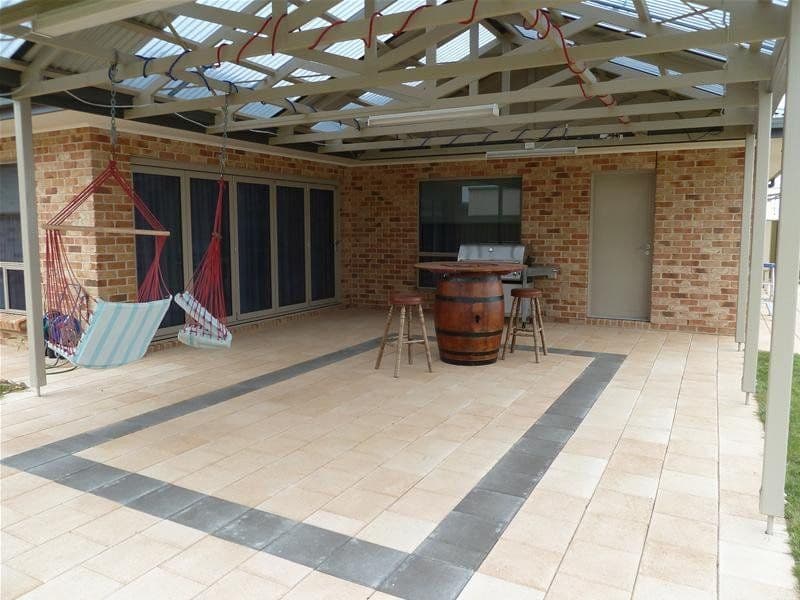 27 Hilltop Avenue, MOUNT GAMBIER SA 5290, Mount Gambier - Thumbnail 2