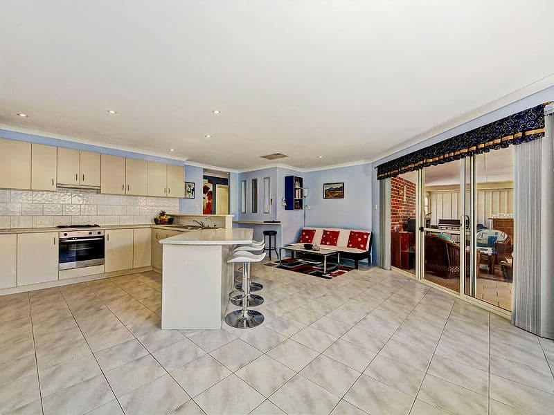 42 Ritchie Drive, ROCKINGHAM WA 6168, Rockingham - Thumbnail 4