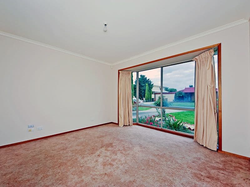 17 St Lawrence Close, WERRIBEE VIC 3030, Werribee - Thumbnail 4