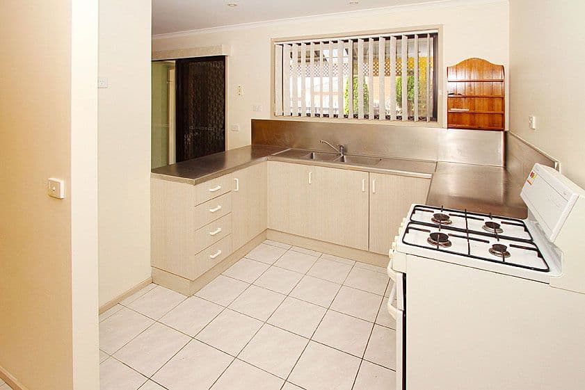 12 Hawker Avenue, ROXBURGH PARK VIC 3064, Roxburgh Park - Thumbnail 2