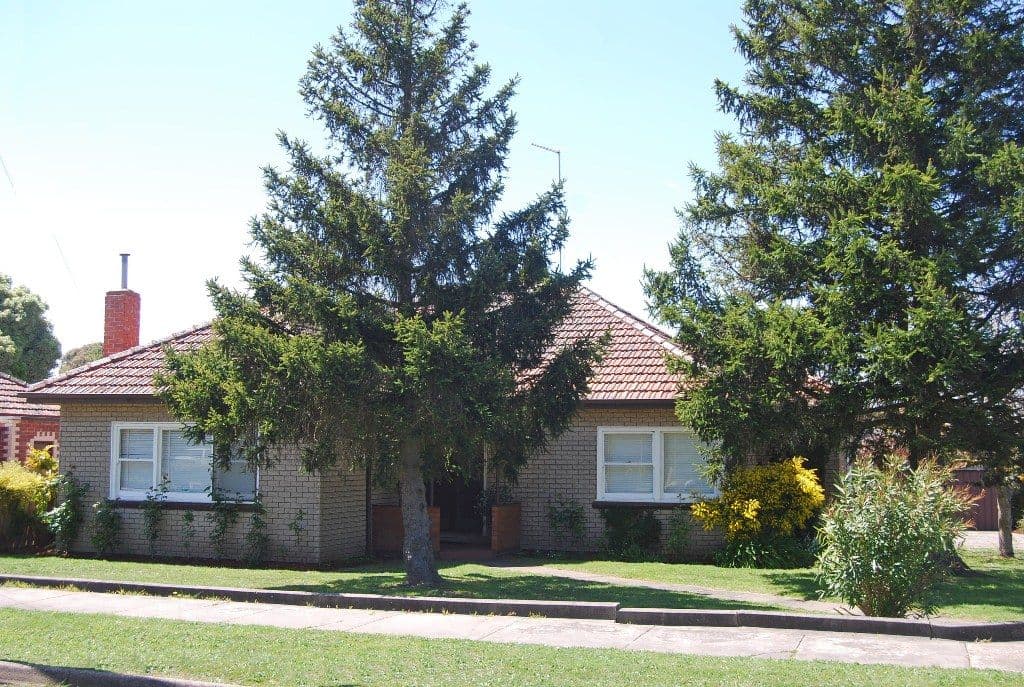 28 Oak Street, WENDOUREE  Victoria  3355, Australia, Wendouree - Image 1