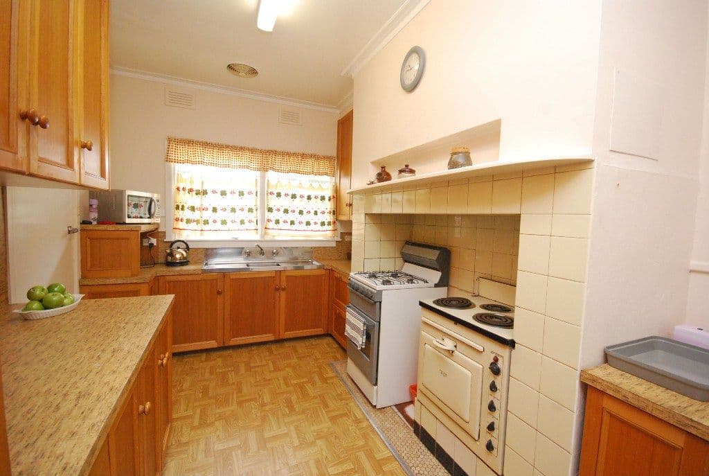 28 Oak Street, WENDOUREE  Victoria  3355, Australia, Wendouree - Thumbnail 3